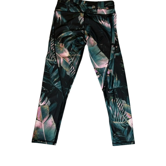 Bundle of Three Fabletics Pants Tropical and Camouflage Leggings SZ XS - Picture 3 of 16